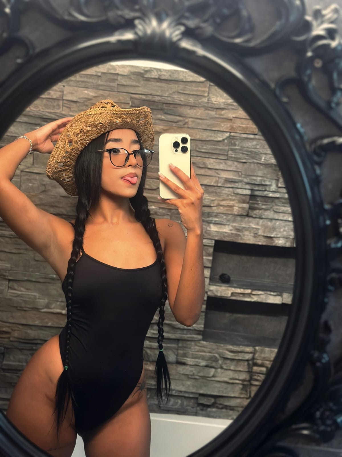 Escort - ANITTA - Ibiza Tops